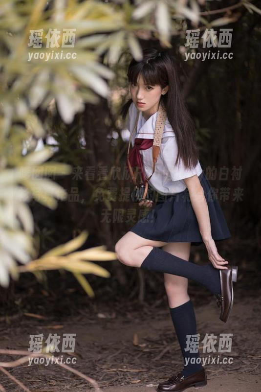 嗲囡囡 - 来看看欣欣Rubybaby的白衬衫写真作品，免费提供的图片将给你带来无限灵感！
