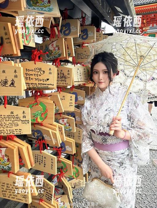一起畅游美图世界，夏夏子反差修女系列带来的视觉盛宴