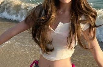大生模拍 – 发现饭饭的海边写真合集，感受海风轻拂的诗意氛围