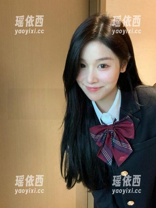 头条女神-COCO 头条女神 - COCO教室全新更新,原图高清下载,感受她的艺术之旅