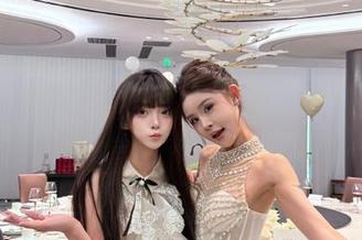 头条女神 – 俏皮动人又时尚,曲佑熙短裙写真套图的魅力四射!
