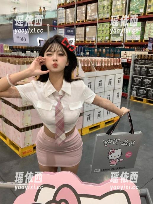 头条女神-神琦泽步 头条女神 - 美丽升级!神琦泽步女友写真图片更新,快来收藏这些珍贵瞬间!