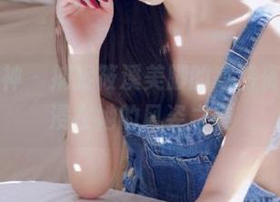 头条女神 – 捕捉筱溪美脚的高清资源，沉浸在她的风姿之美