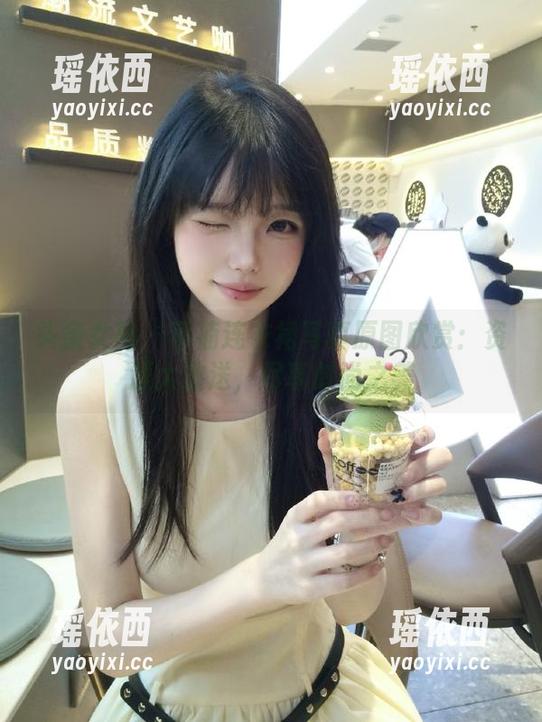 头条女神-蔡楠 头条女神 - 蔡楠连衣裙写真原图欣赏:资源大放送,尽享时尚之美