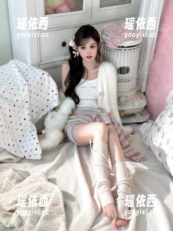 学妹加速跑 - 萌萌全新在线职业装作品发布，职场时尚尽在一图之间！
