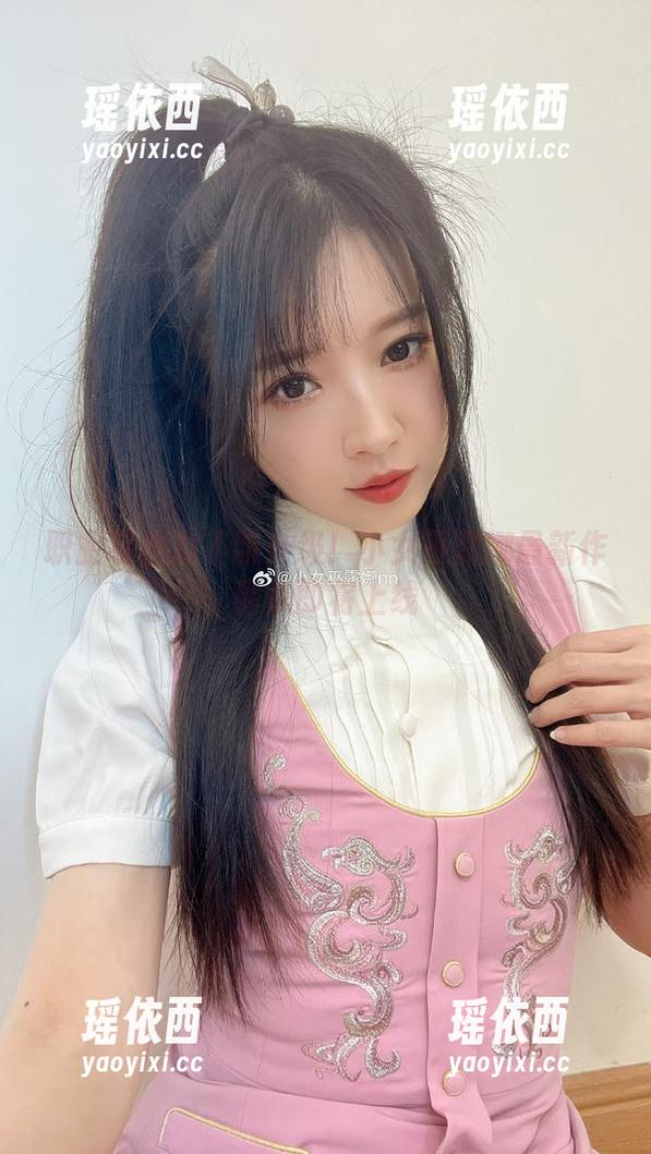 职业装魅力不断升级！小女巫露娜最新作品集即将上线