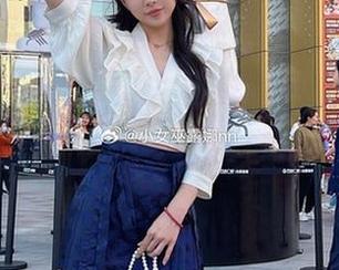 让我们一同观看小女巫露娜的原图，感受大韩航空制服的独特风采！