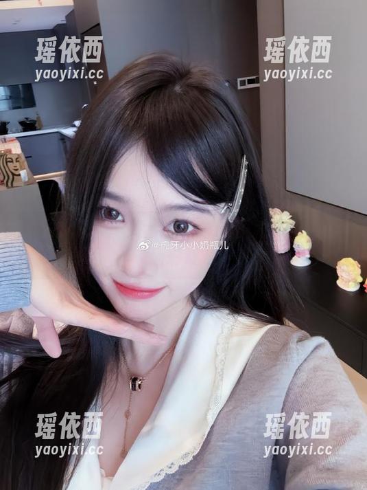 珍珠人鱼加长版：小小奶瓶儿私拍美图的精彩绽放