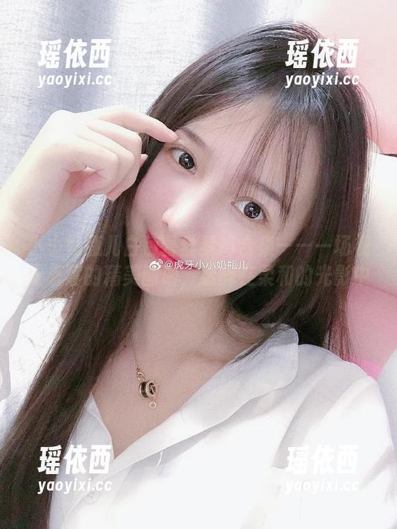 小小奶瓶儿白色蕾丝梦幻合集——一场视觉盛宴的精美图册，迷醉在柔和的光影中