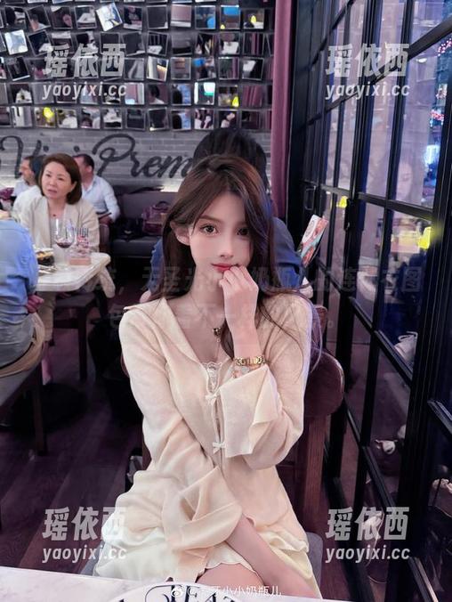 小小奶瓶儿 打破传统,无圣光小小奶瓶儿的连体衣图包带你看不一样的风景。