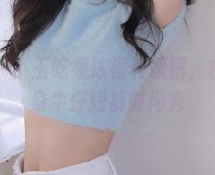 微密圈 – 小玉吃果冻福利原图，白背心紧身牛仔短裤时尚秀