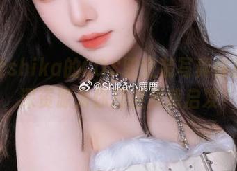 小鹿鹿shika的COS职业装写真作品，资深资源为你提供灵感启发