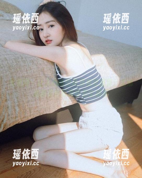 尤果网 - 让人心动的高清视觉盛宴：尤娜娜裤里丝写真作品全解析
