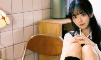 尤果网 – 张馥棋最新浴室写真：看她如何诠释优雅与性感的完美结合