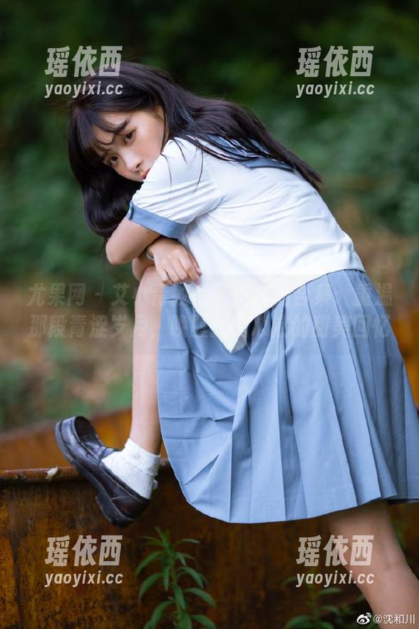 尤果网 - 艾小青教室写真作品合集：重温那段青涩岁月，唤醒我们心底的甜美回忆