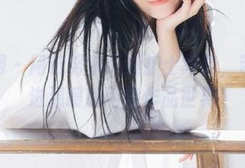 尤果网 – 阿依努尔瓦娅护士写真，带你走进温暖的网盘作品世界