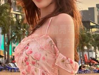 尤果网 – 搜寻靳宝的油亮写真：壁纸之中闪耀的生活美学
