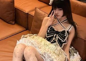 尤果网 – 走进黛斯羽的居家世界，感受写真作品集中的细腻情感