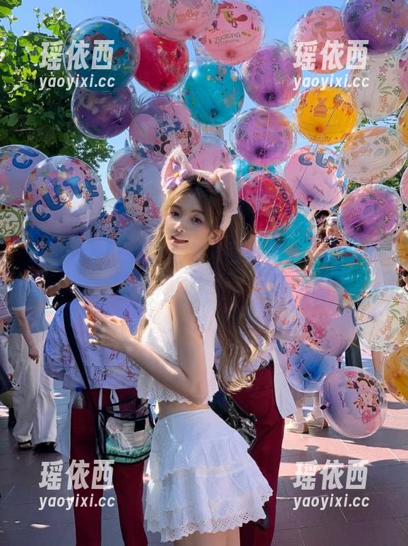 家庭欢乐时刻尽在尤果网合家欢美图壁纸，打造你的温馨小天地！