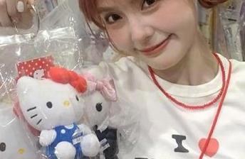 尤蜜荟 – 在Lucky沈欢欣的白衬衫写真中，感受每一张图片传递的自信气场