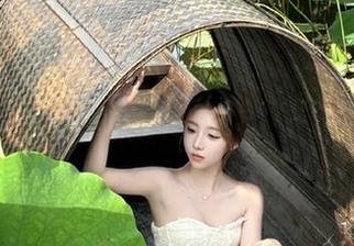 尤蜜荟 – 快来欣赏Mila豆嘟嘟的惹人喜爱自拍，超赞图片等你下载！