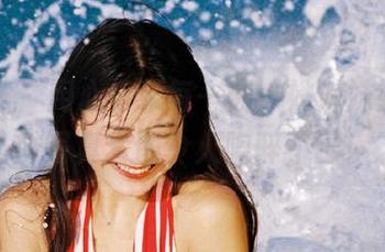 尤蜜荟 – 用心记录每一刻，姝姝妹妹的学妹写真套图令人陶醉不已！
