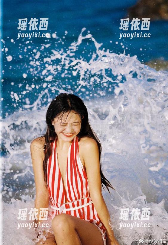 尤蜜荟 - 用心记录每一刻，姝姝妹妹的学妹写真套图令人陶醉不已！
