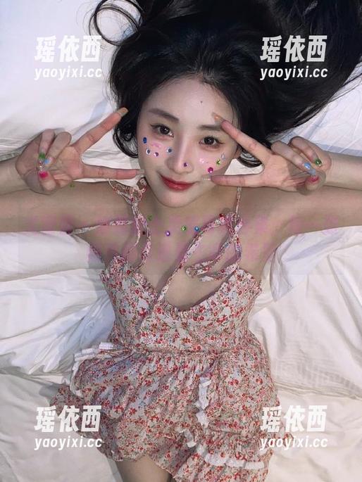 尤蜜荟 - 娜露护士灵感写真合集：每一张照片都传递着生命的希望