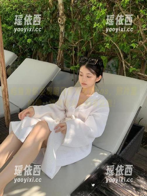 屿鱼 屿鱼为你呈现明日奈兔女郎cos,照片里的她一秒钟勾走你所有注意!