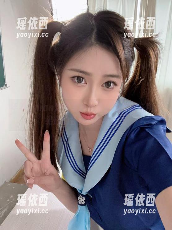 年年Nnian沐秋写真合集：观看她在秋天绽放的各种风情与魅力