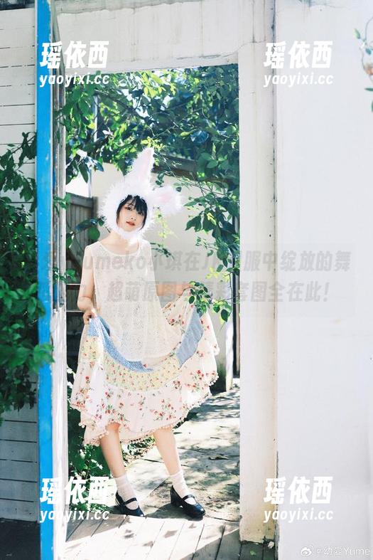 幼爱youmeko小琪在JK制服中绽放的舞蹈魅力，超萌原图与精彩套图全在此！