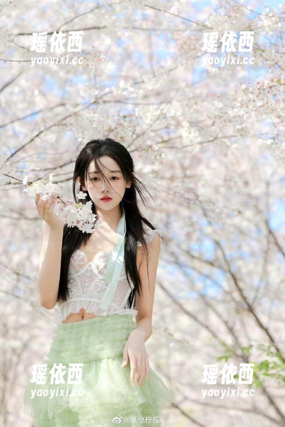 异思趣向 - 最新小九双人写真：展现姐妹情深，记录美好瞬间