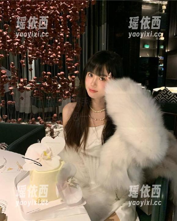 张思允 微密圈 - 张思允携手圣诞,独家全套写真图包一览无遗