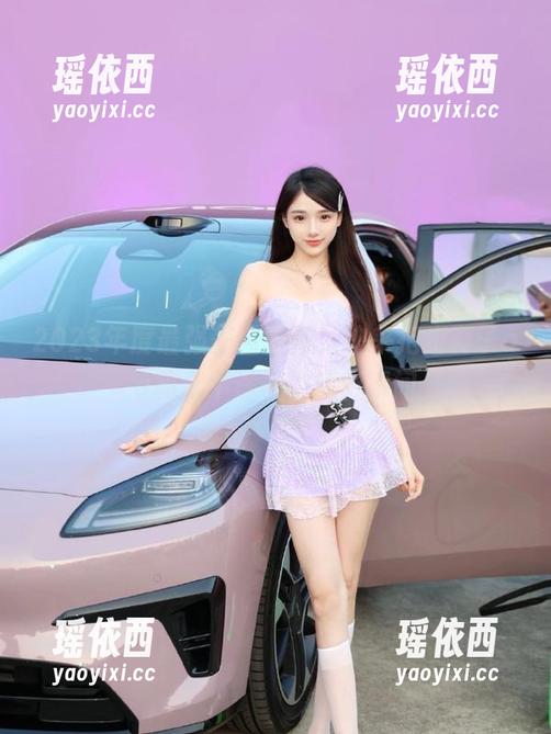 2023年度最强美图更新，快来抱走莫子aa和金牛送福的精彩瞬间