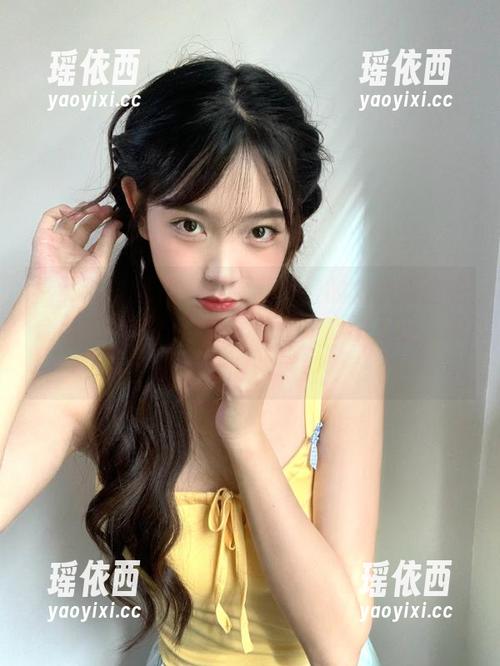 推女神 - 赶快来翻看罗婉莹的水手服图包合集，满满的青春气息让你心动不已，绝对值得收藏！