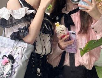 星颜社 – 转转Lisa的厨娘作品集：温暖治愈系套图，立即下载，享受美好时光！