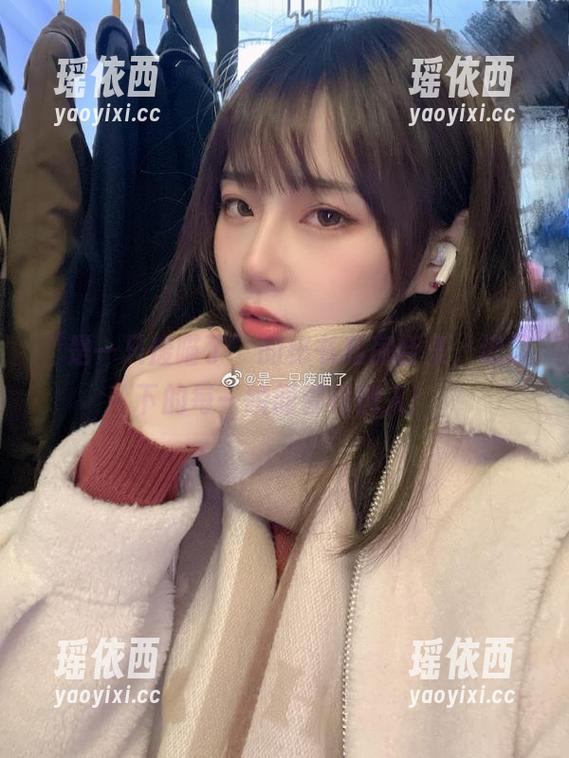 “是一只废喵了”的秘书私房合集，记录下的每一瞬间都很迷人！