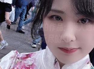 柘烟Zuken独家私拍作品：深入透明世界，感受无尽的幻想