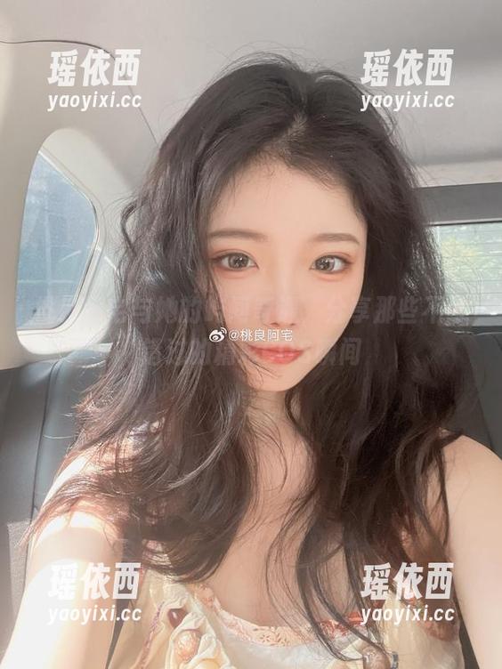 桃良阿宅与她的屿间奇遇，分享那些不可错过的精彩COS瞬间