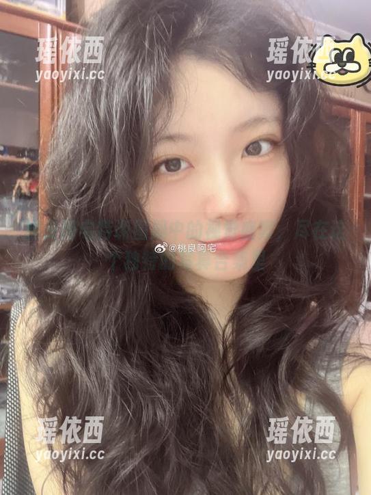 桃良阿宅特训图册中的视觉盛宴，尽在这个独特的写真合集里