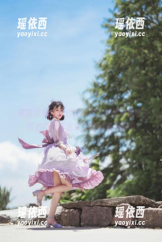 桜桃喵转身间的透明瞬间，美图与图集交织出的梦幻现实之旅等你来探索