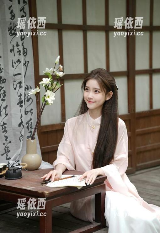 梦丝女神 - 宁夏白丝写真：美图壁纸速来收藏，别错过！