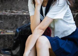 森萝财团 – 媛媛连衣裙全集下载：细腻展现女性之美的绝美写真集
