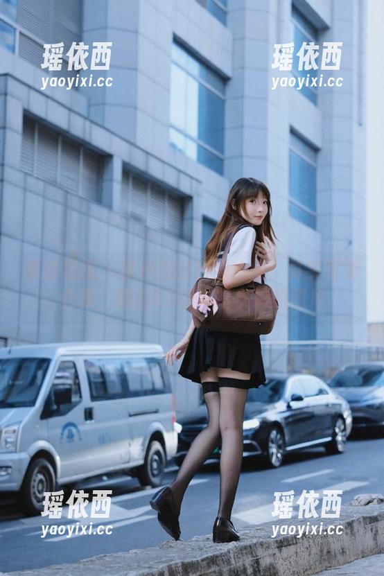 模特联盟 - 李梓熙的校园心情：真实写真合集，囊括60张丰富多彩的照片