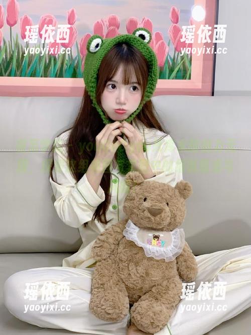 模范学院 - youOvOyou死库水的魅力无限，探索这组美图与套图中的细腻情感与风情！