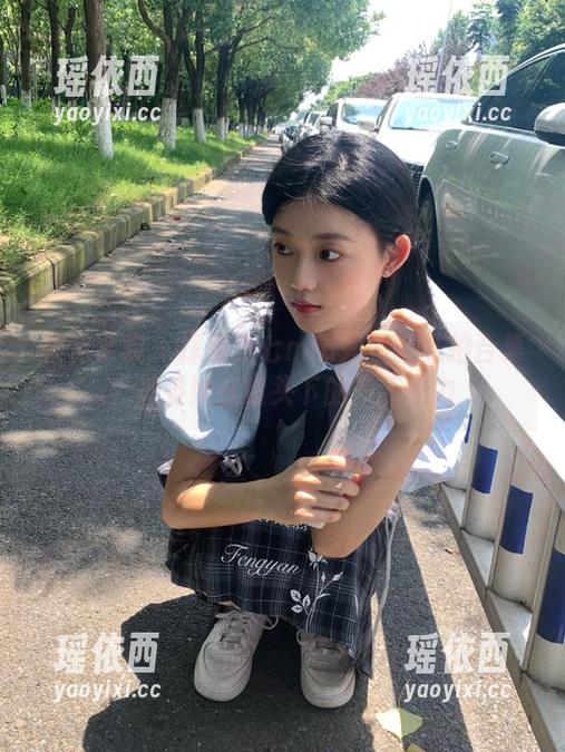 模范学院 - 探索美七mia姐姐的私拍合集，感受她在镜头下的多元魅力