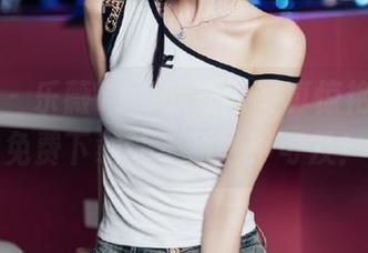 爱蜜社 – 乐薇Vivi的夏日写真惊艳发布，免费下载让美丽触手可及！