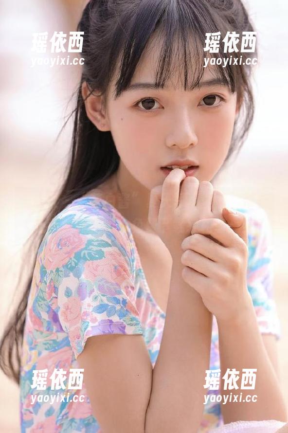 爱蜜社 - “萌白酱”夏天写真合集，带你畅游清新世界，免费下载轻松享受！