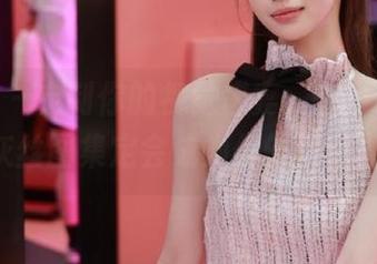 爱蜜社 – 定制你的视觉盛宴，赵小米Kitty灰丝图集定会成为你的新宠儿！
