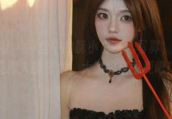 爱蜜社 – 网盘中的酥小白灰丝写真，绝对是撩人的艺术，大家快来围观吧！
